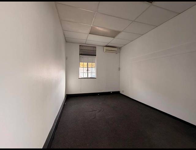INDUSTRIAL PROPERTY TO RENT IN NORTH END